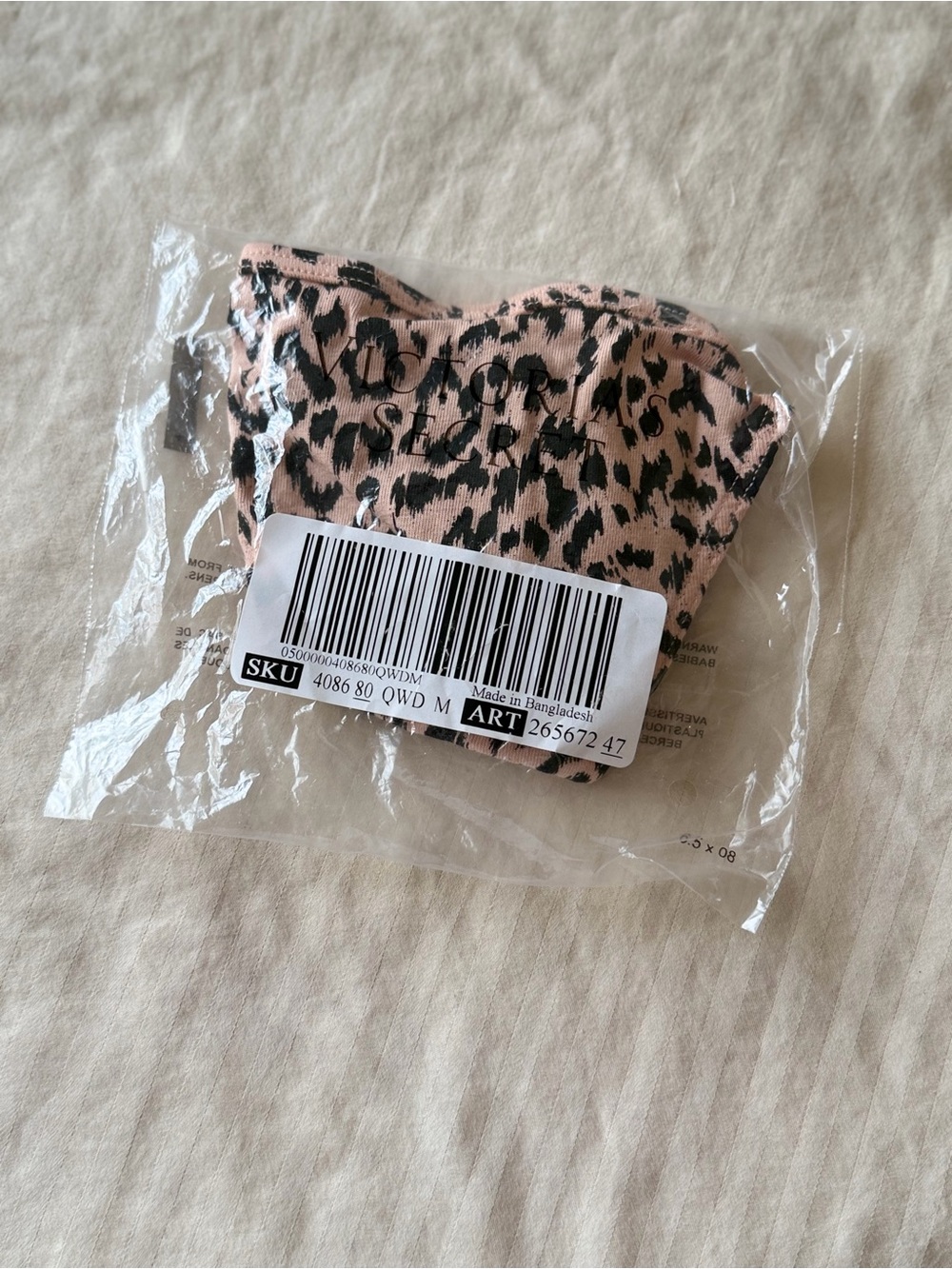 NWT Victoria's Secret Leopard Print Thong - Picture 3 of 4